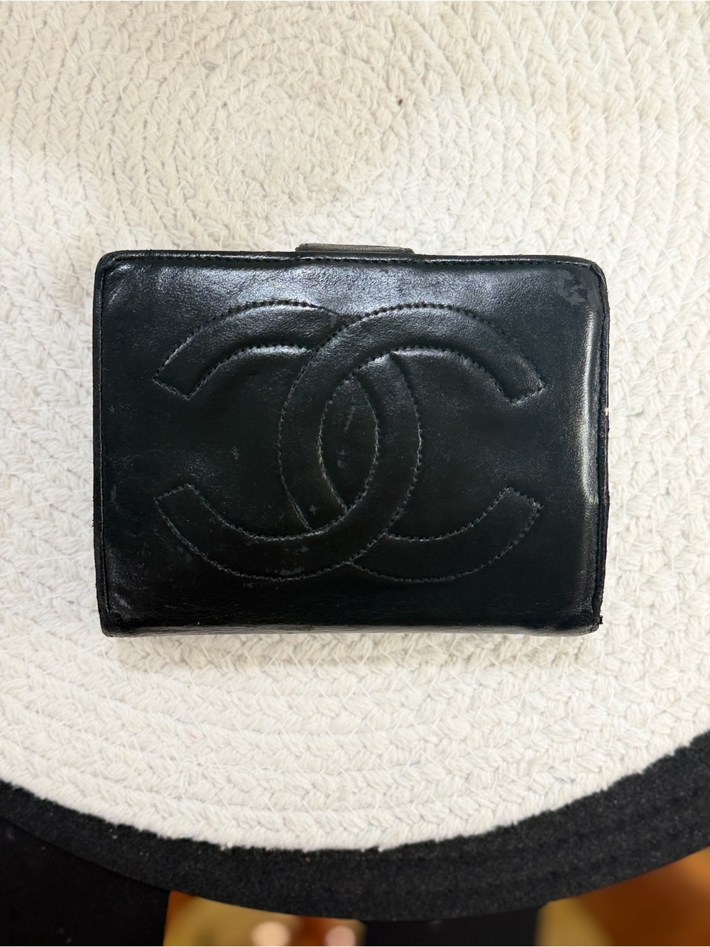 CHANEL Black Vintage Compact Wallet | Classic CC Logo - PreLOVED ❣️ - Picture 4 of 16